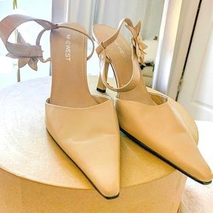 Nine West pump creme heels